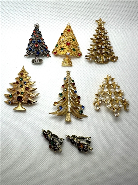 (7) Christmas Tree Brooches and Earring Set