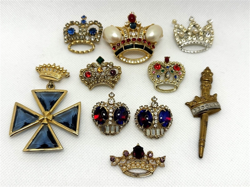 (10) Vintage Crown Brooches; Trifari, Gold Filled