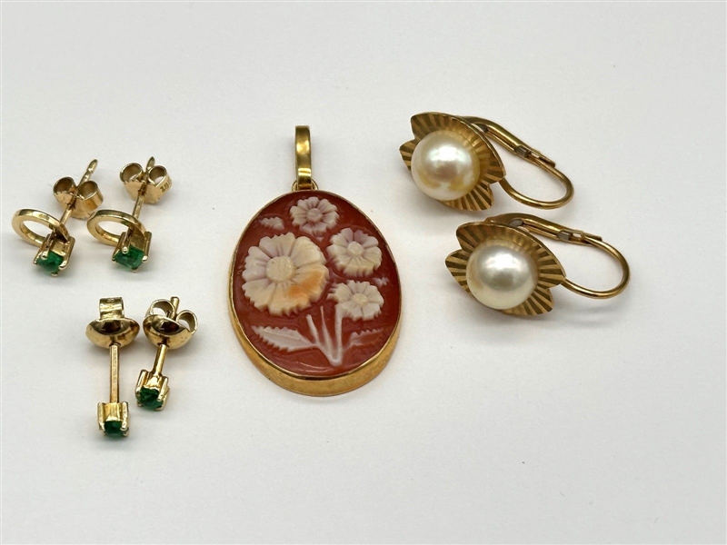 Group of 18k Gold Jewelry