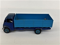 (8) Vintage 1950's Dinky Toys