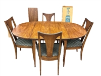 Broyhill Brasilia Mid Century Modern Dining Room Table With 4 Chairs, 3 Leaves.