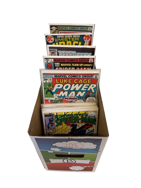 (B) Power Man, Mister Miracle, War of The Worlds and More Comic Book Group