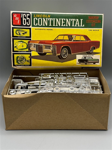 AMT 65 Lincoln Continental Hardtop 1/25 Scale Model Kit New in Box