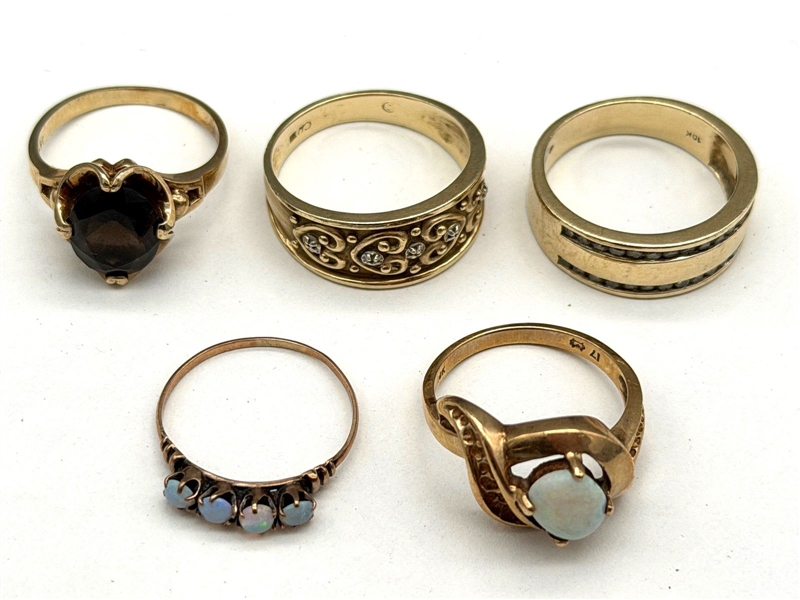 (5) 10k Gold Rings With and Without Gemstones