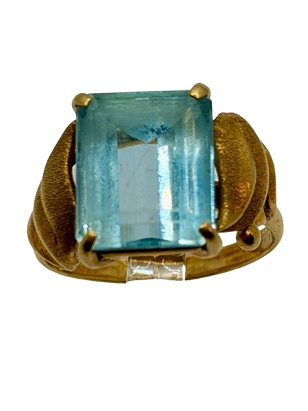 18k Gold Aquamarine Emerald Cut Ring
