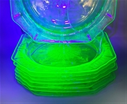 (8) Anchor Hocking Uranium Glass Plates Princess Green Pattern