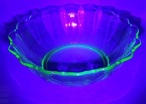 Group of (6) Pieces Uranium Glassware
